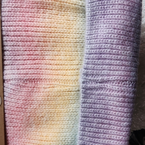 Mommy&Me Beanie set, nwt, - Picture 5 of 5